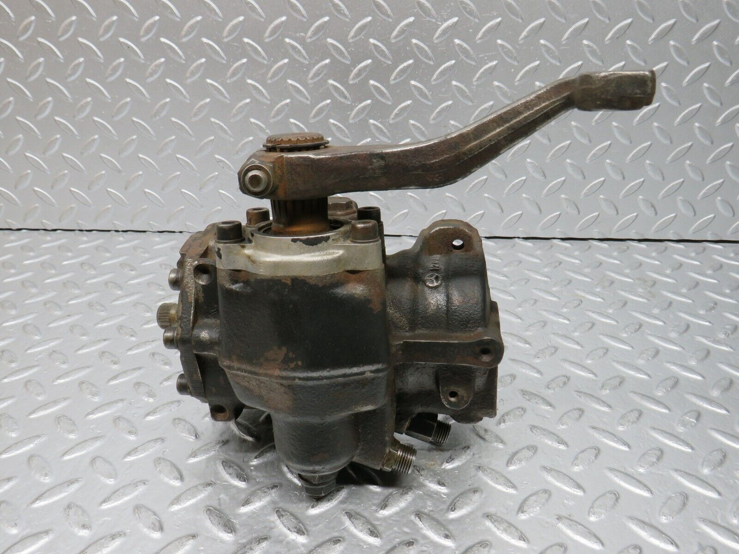 31859 Mercedes-Benz W201 190LE Steering Box Steering Rack 1244611601