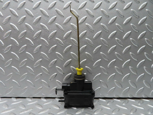 21568 Mercedes-Benz W126 300SE Trunk Lock Vacuum Actuator