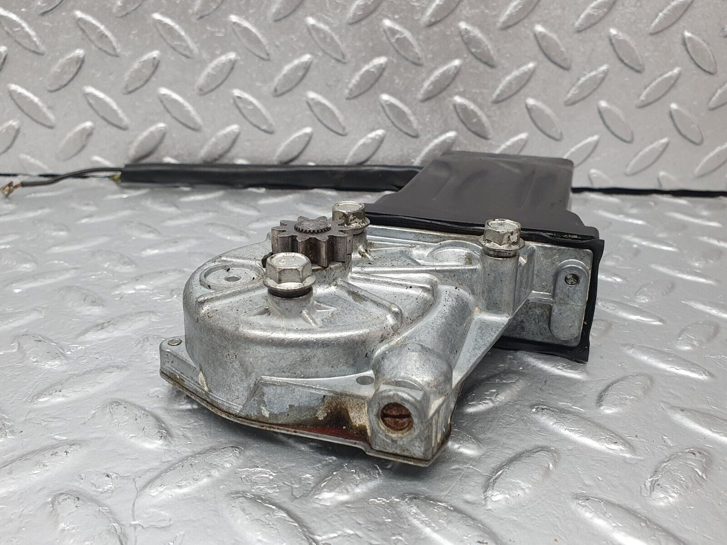 44147 Mercedes-Benz C123 230CE Coupe Front Left Window Regulator Motor 0130820056