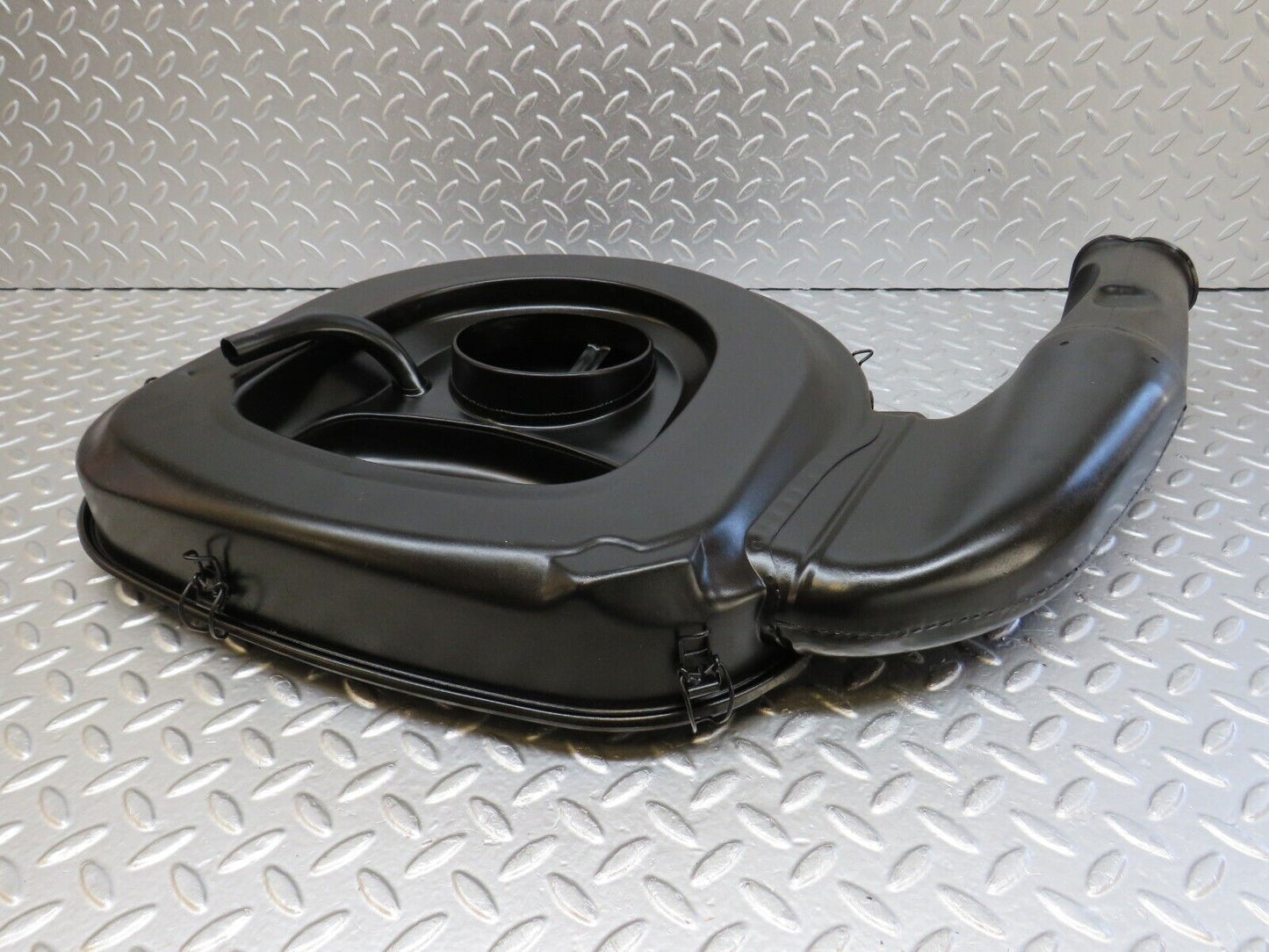 33559 Mercedes-Benz C107 R107 Air Filter Box Housing 0080948902
