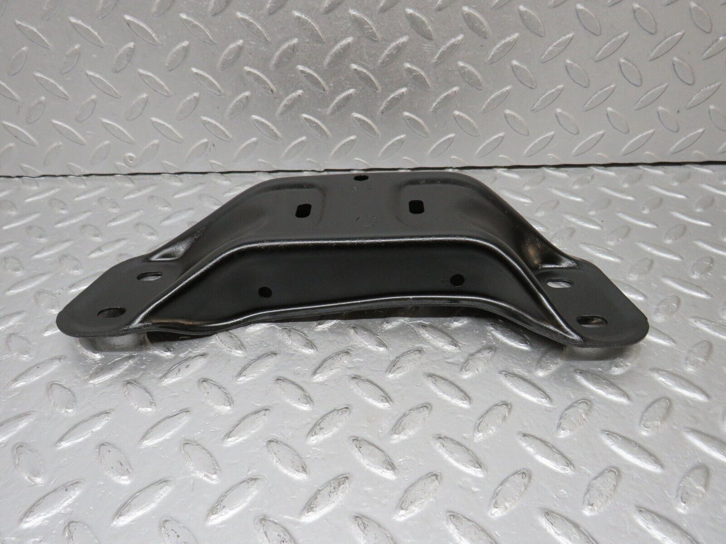 38924 Mercedes-Benz W201 190E 2.6L Gearbox Mount Bracket