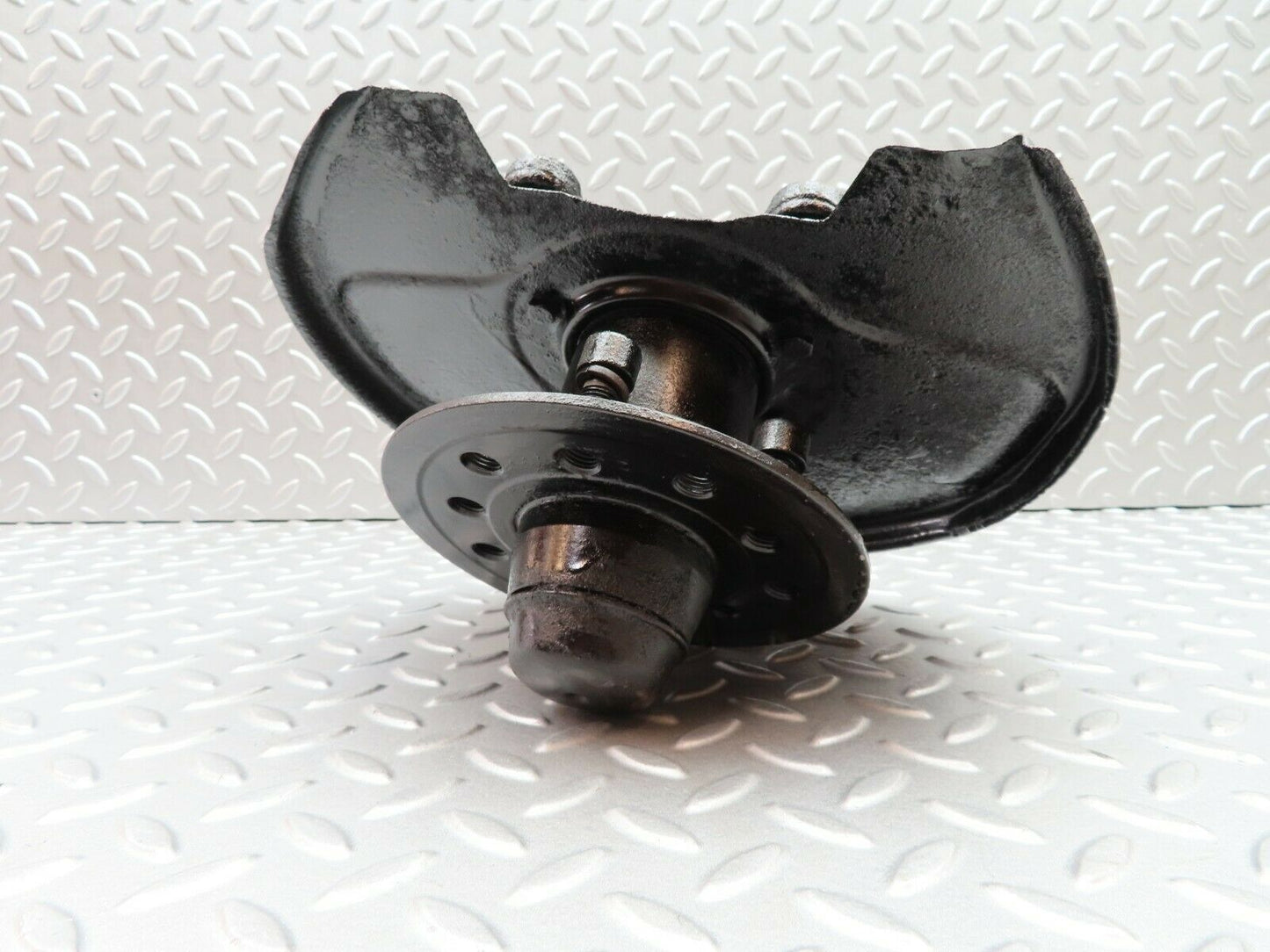 5522 Mercedes-Benz W114 280CE Front Right Wheel Hub