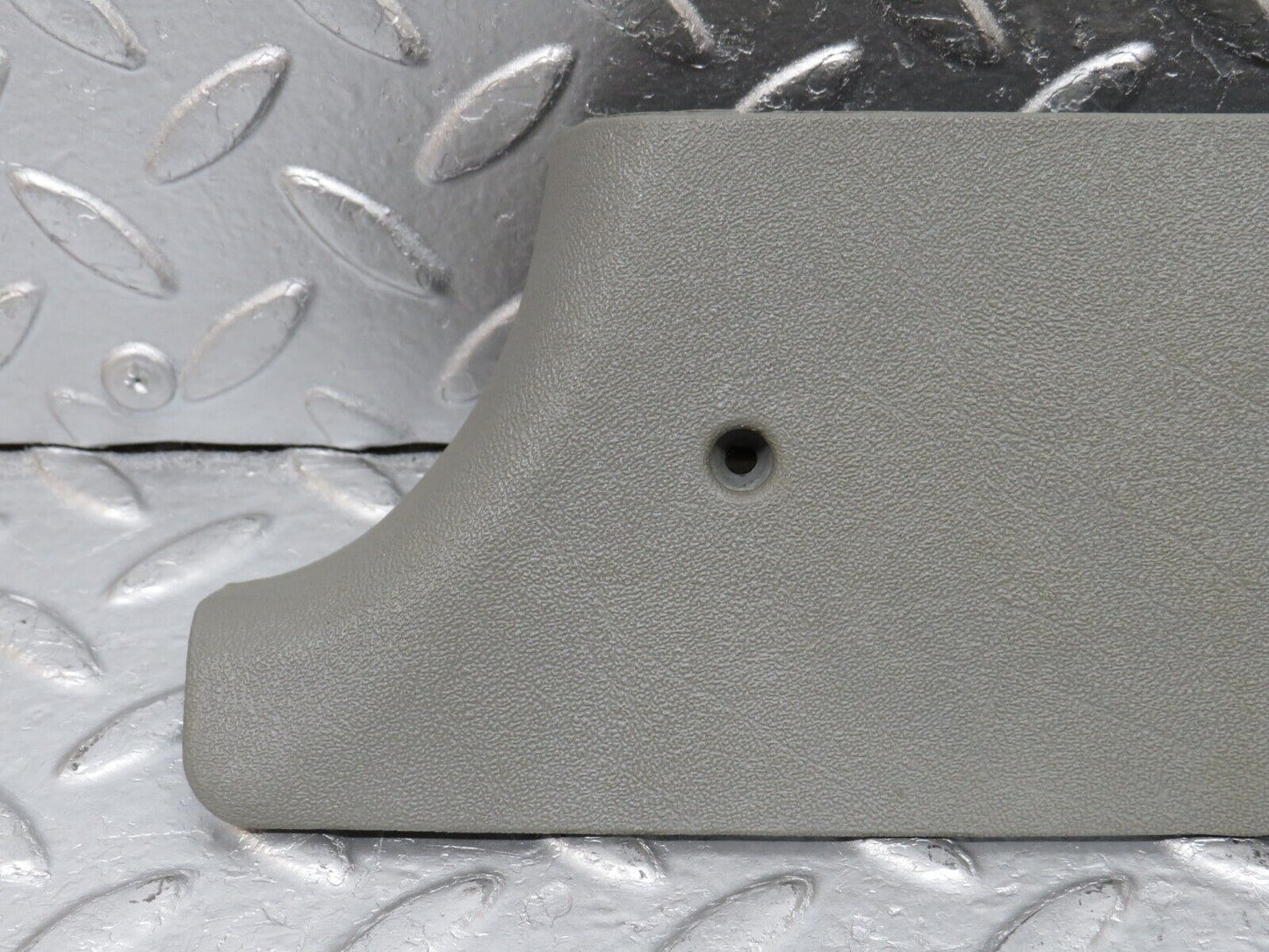 33662 Mercedes-Benz W201 190E 2.0L B Pillar Bottom Cover Right Side Grey 2016920222