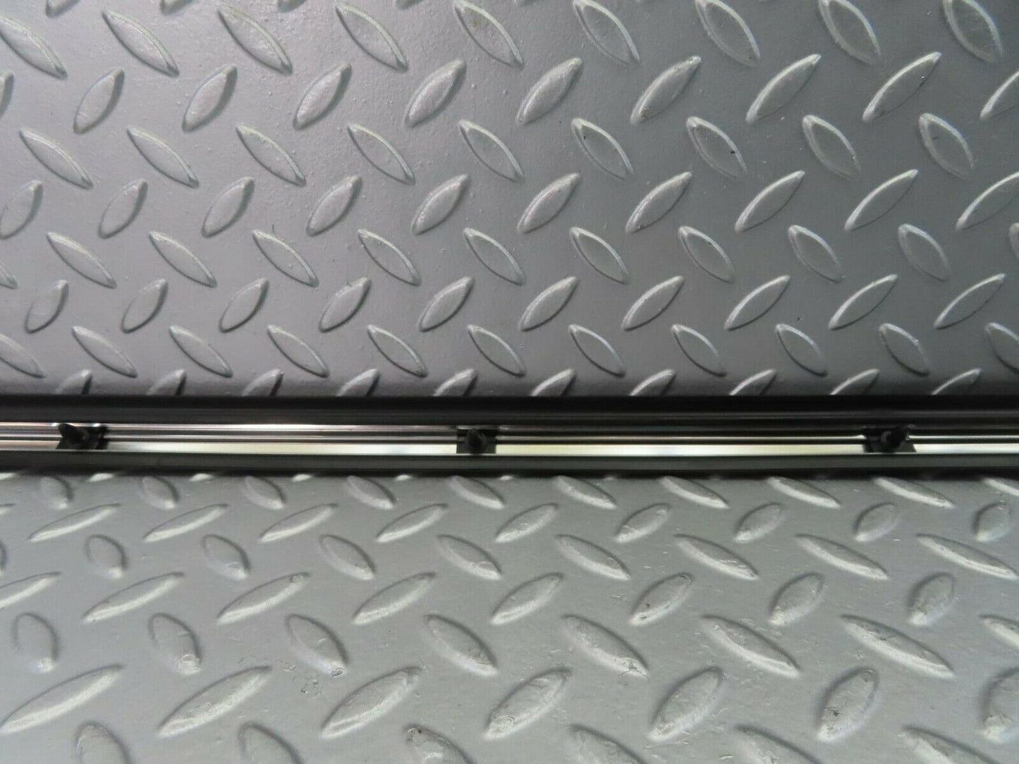 10287 Mercedes-Benz W116 Front Right Door Centre Moulding Trim