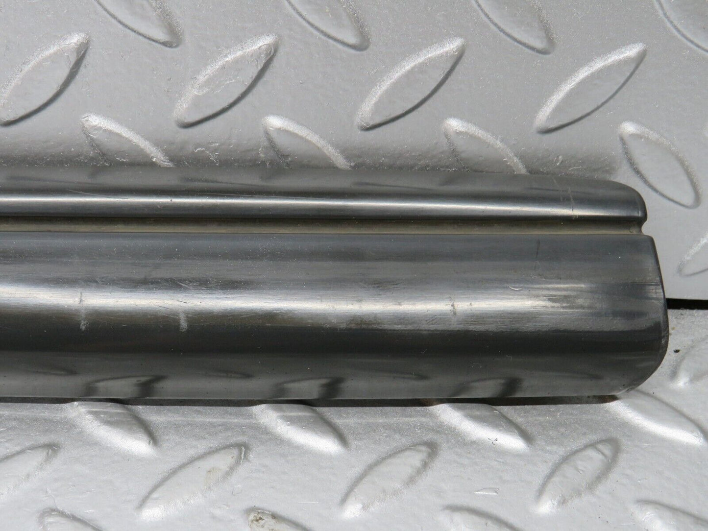 33956 Mercedes-Benz W124 260E Front Left Door Centre Moulding Trim