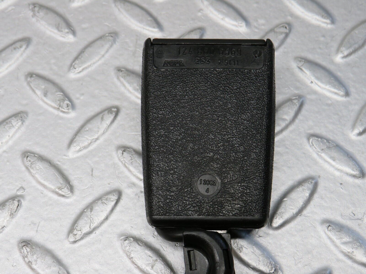 38001 Mercedes-Benz A124 320E Cabriolet Front Left Seat Belt With Buckle 1268600786 1248606569 1248680581