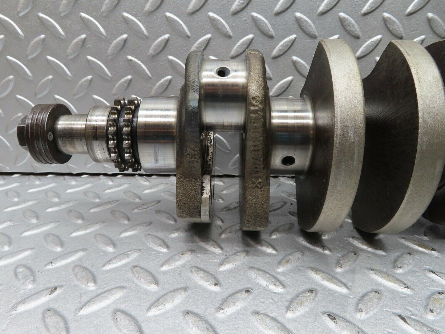 16995 Mercedes-Benz C123 280CE Coupe Crankshaft 1100310701