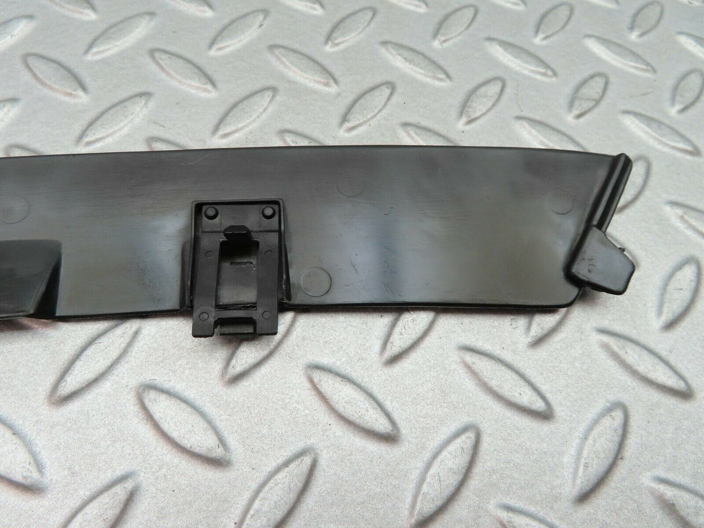 5753 Mercedes-Benz W123 200 Rear Right Plastic Moulding Trim For C Pillar