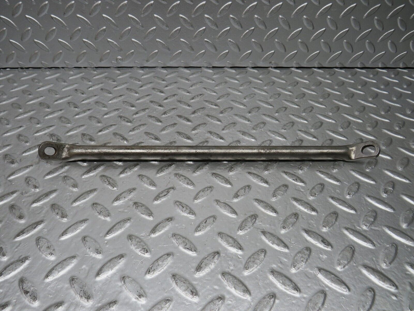 29948 Mercedes-Benz W123 230E Power Steering Pump Holder Bracket