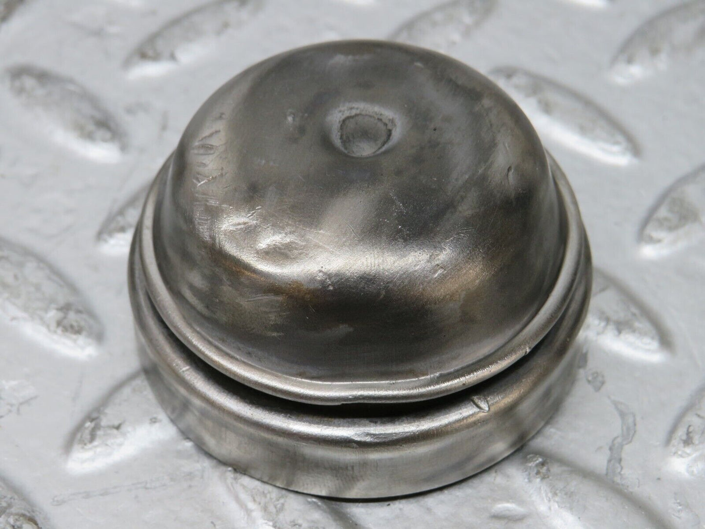 26245 Mercedes-Benz W116 450SE Wheel Hub Locking Cap