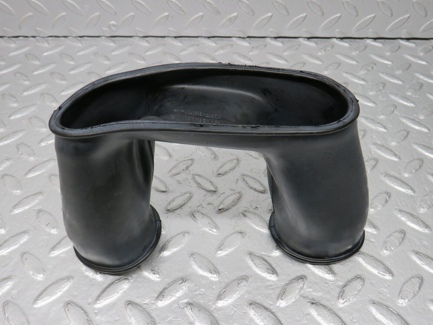 39147 Mercedes-Benz R107 500SL Air Duct Hose Rubber 1078310188