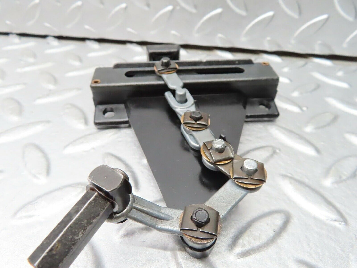 20591 Mercedes-Benz R107 450SL Air Vent Control Lever Centre