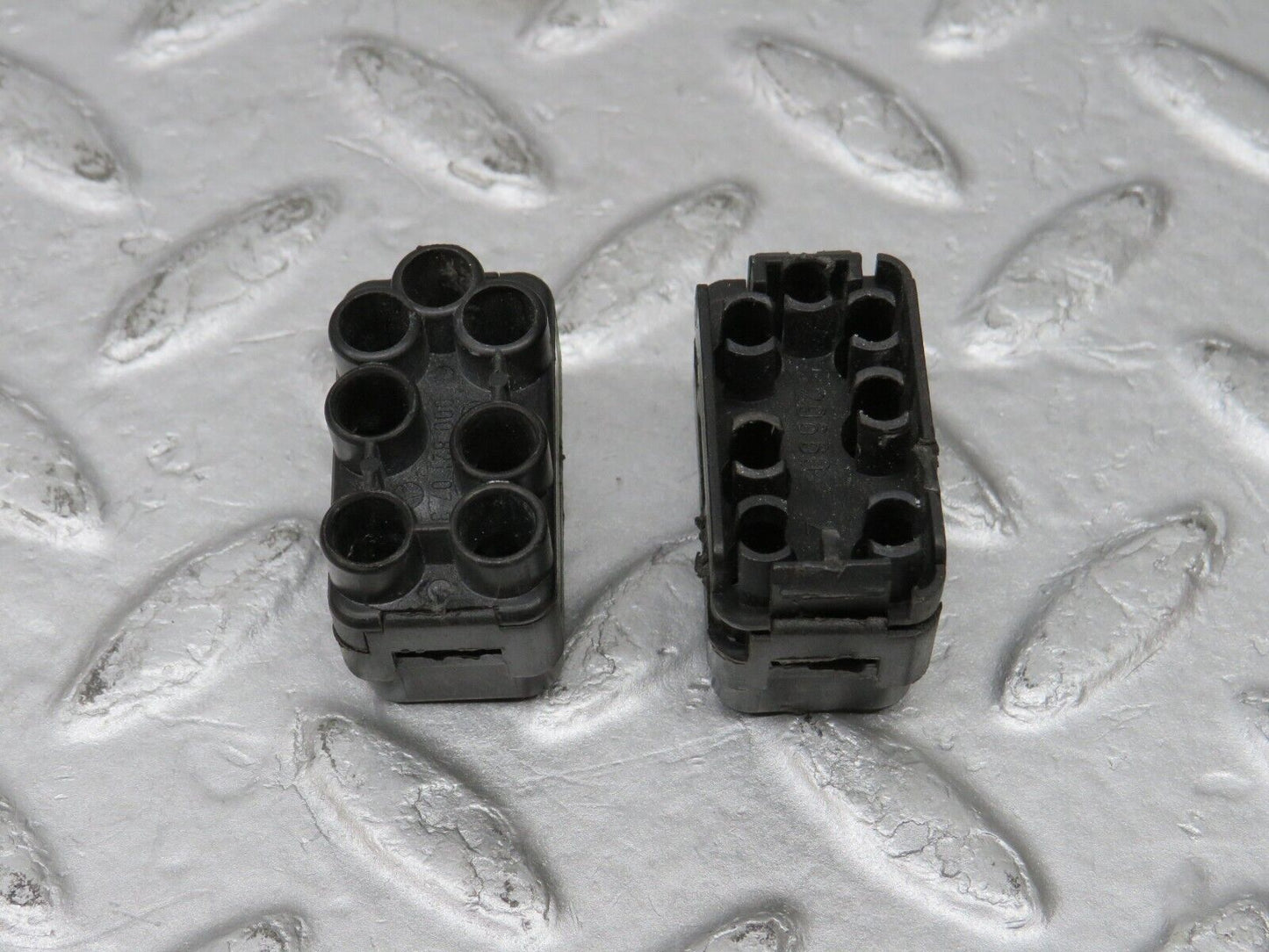 36720 Mercedes-Benz W201 190E 2.0L Wire Connector 2x 0008212626