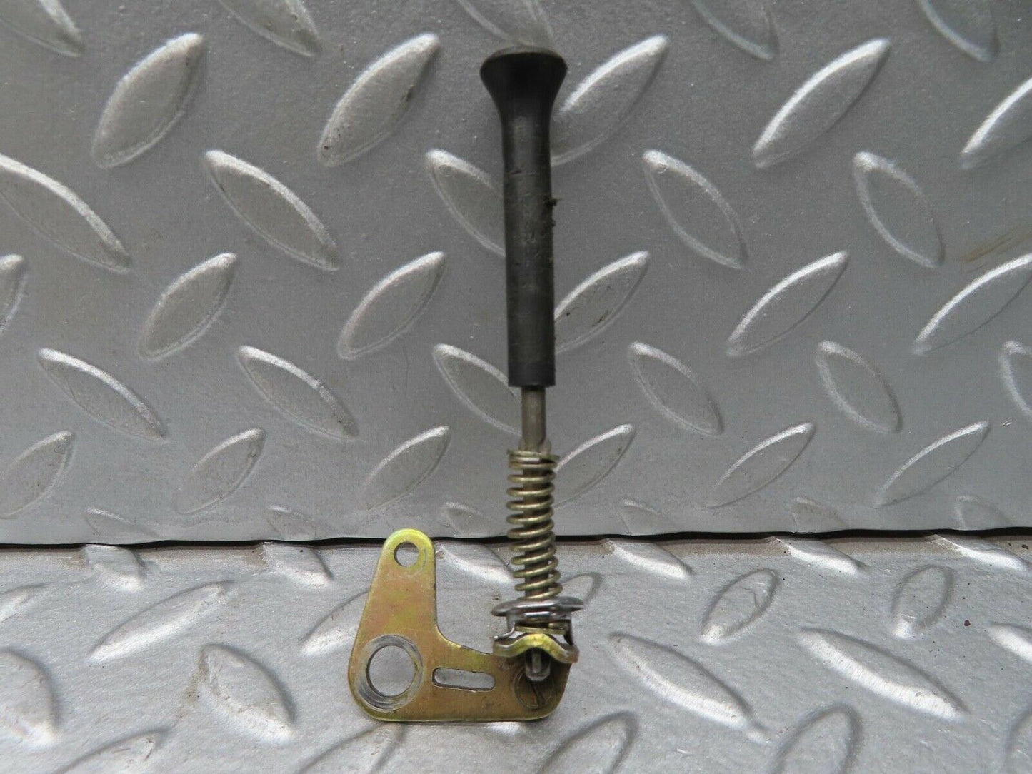 13315 Mercedes-Benz W111 220S Rear Door Lock Knob