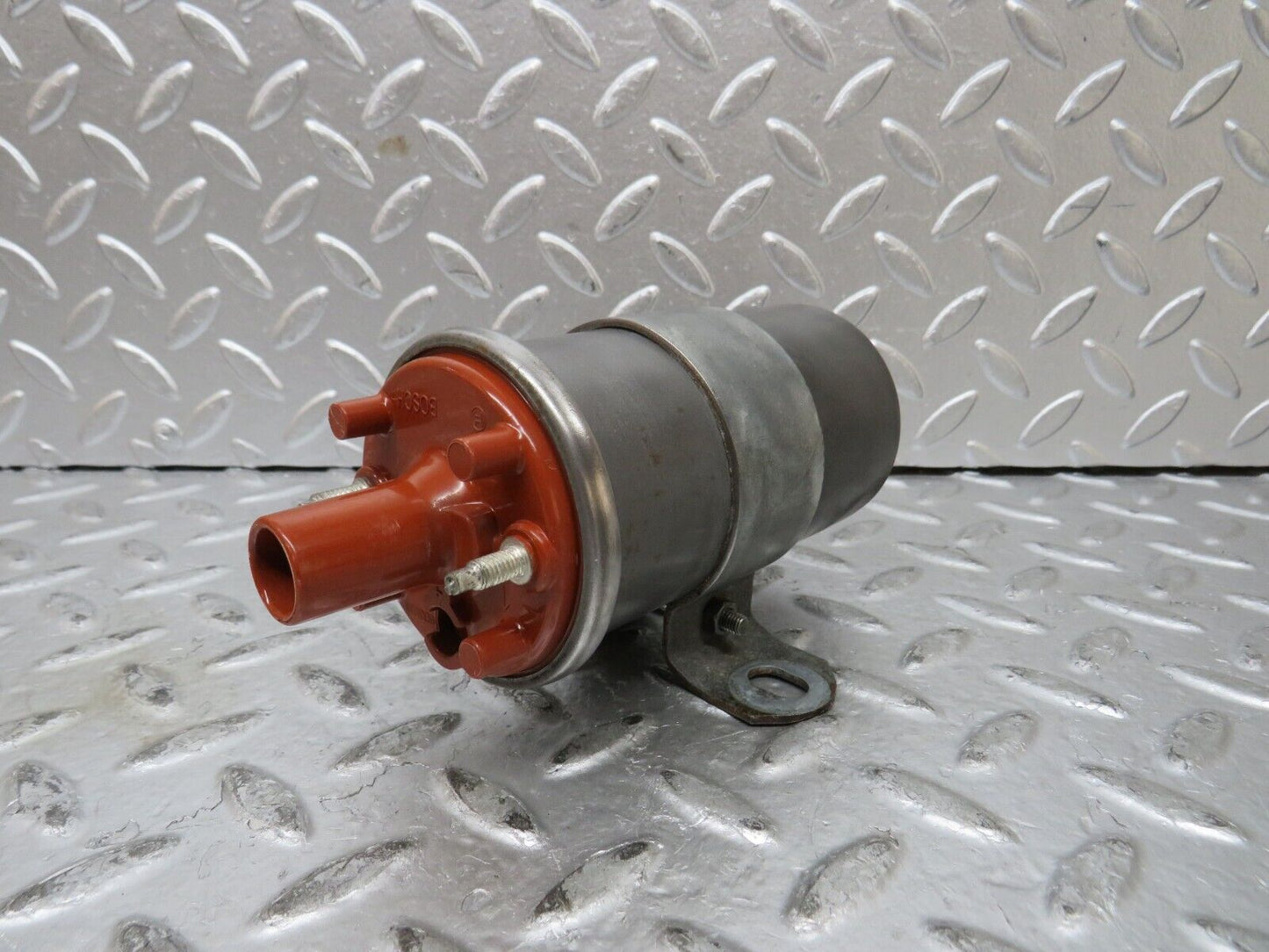 27407 Mercedes-Benz W123 280E Ignition Coil Bosch 0221118307 0001584003