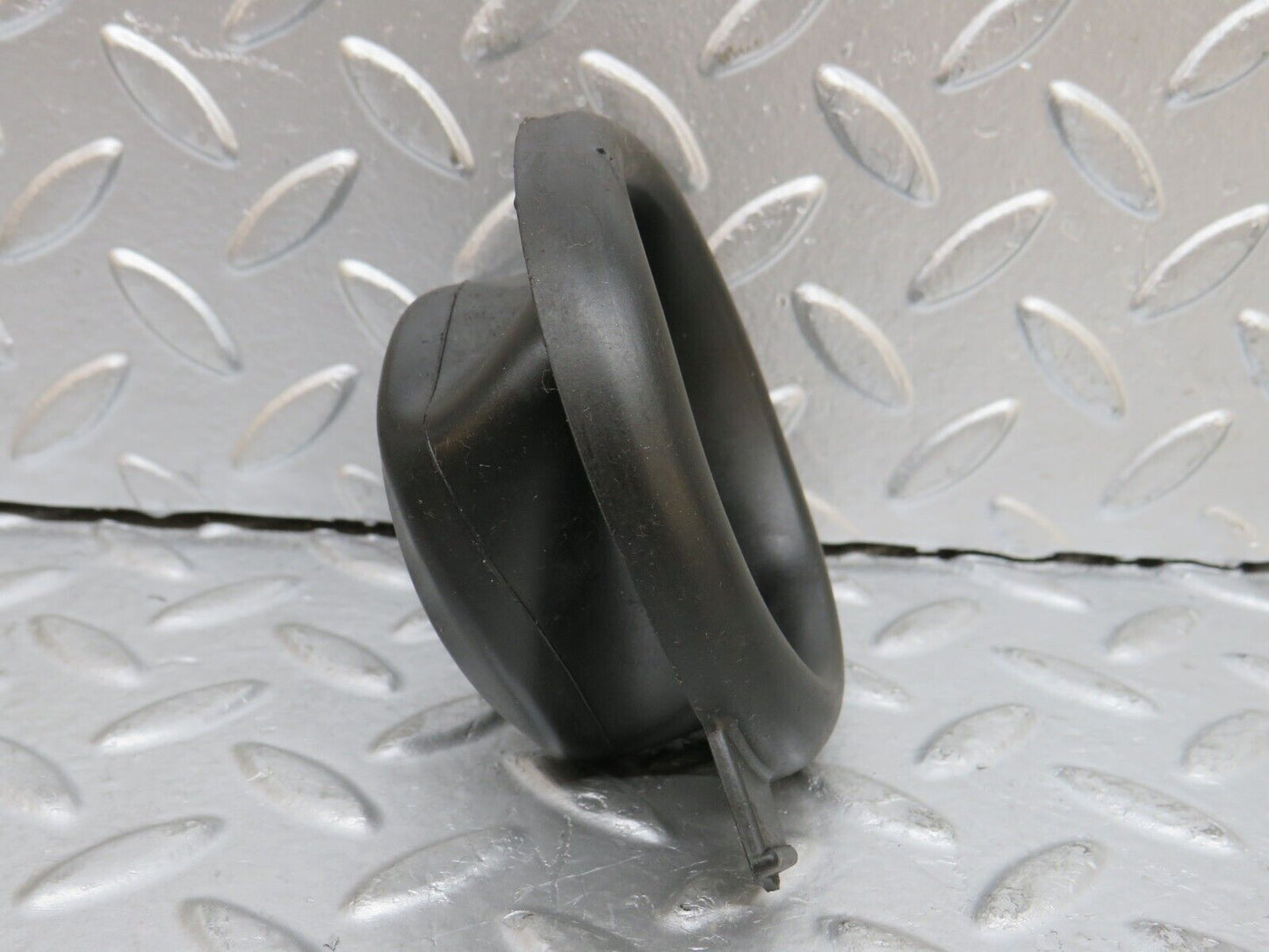 29446 Mercedes-Benz W124 230E Fuel Tank Rubber Seal 1244710381
