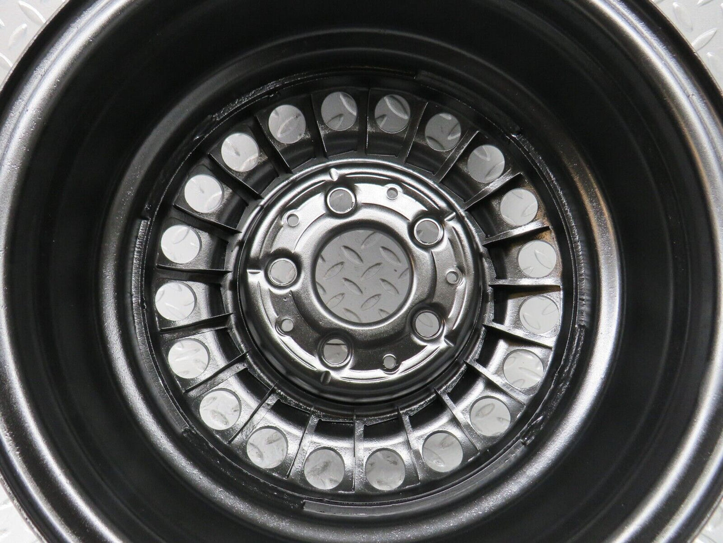 37726 Mercedes-Benz W109 300SEL Steel Wheel 6Jx14H2 ET30 1084000702