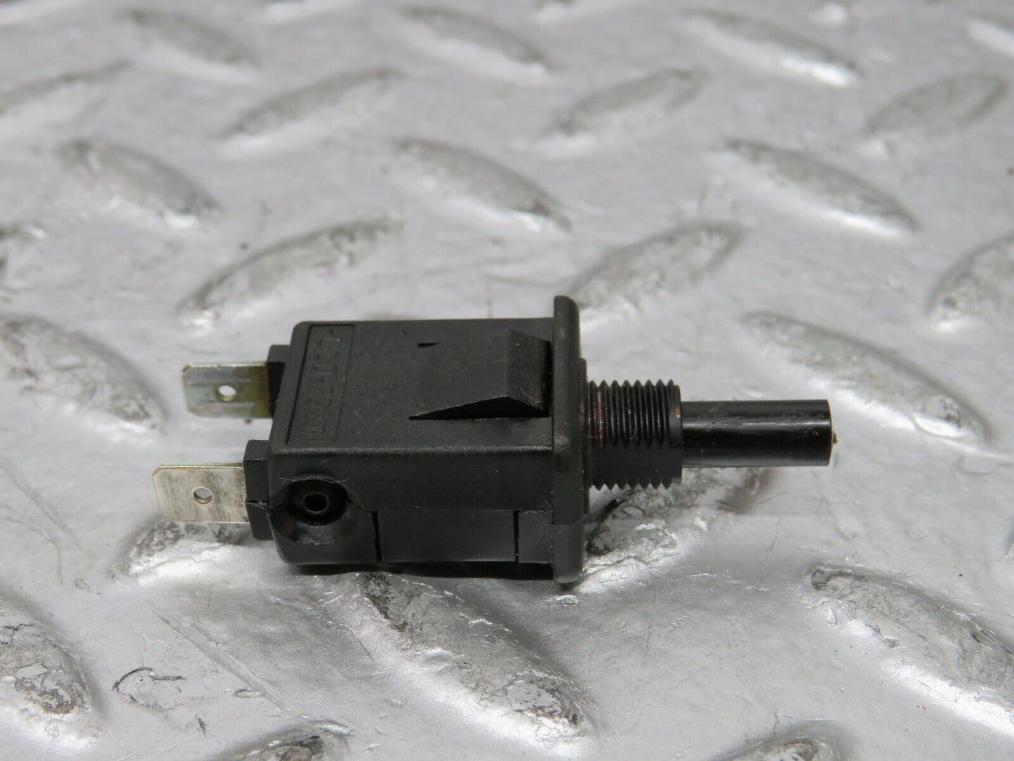 26205 Mercedes-Benz W116 450SE Door Contact Switch 0008212852
