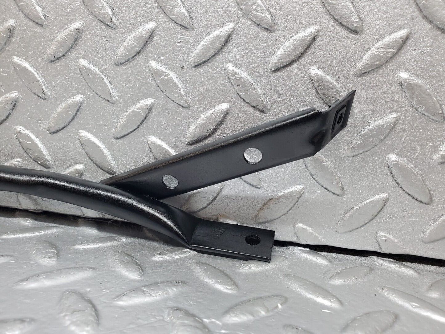 44510 Mercedes-Benz W123 280E Horn Bracket