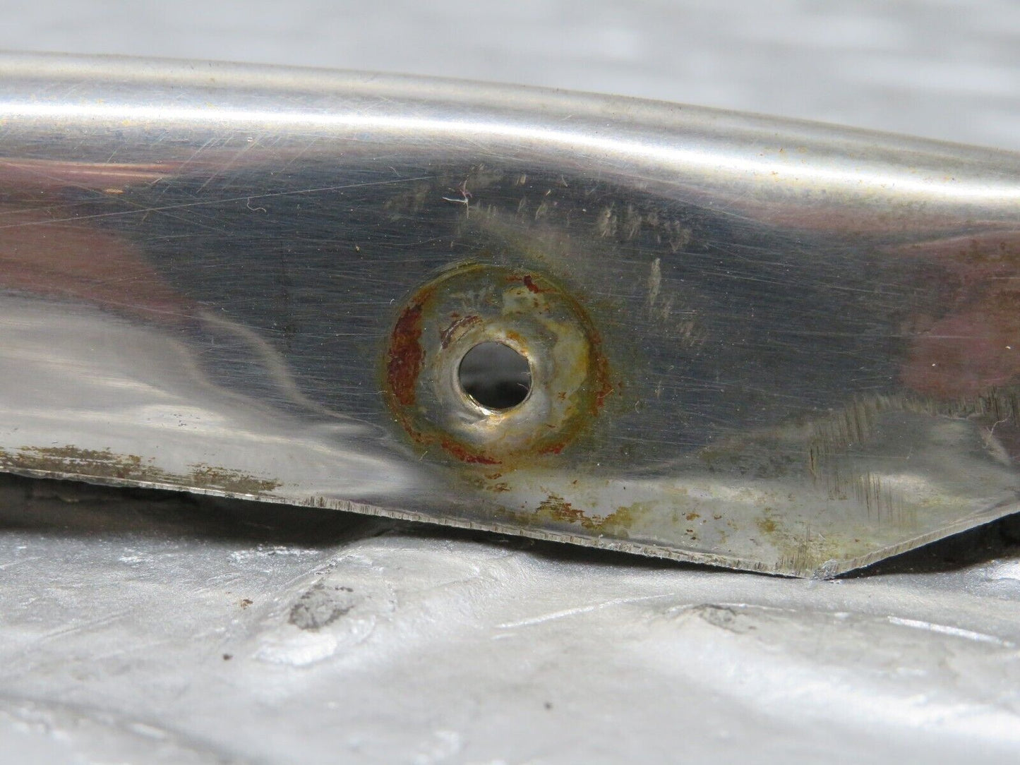 36291 Mercedes-Benz W126 420SE Rear Left Chrome Wheel Arch Trim
