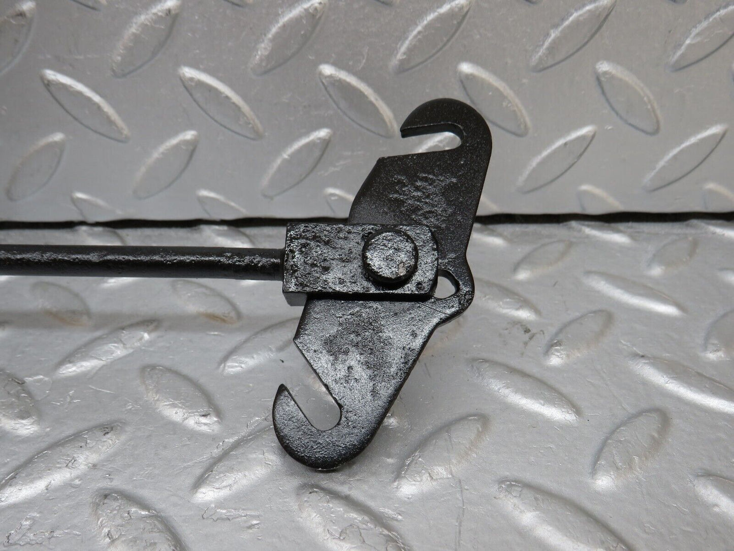 35711 Mercedes-Benz W108 Handbrake Adjusting Handbrake Regulator