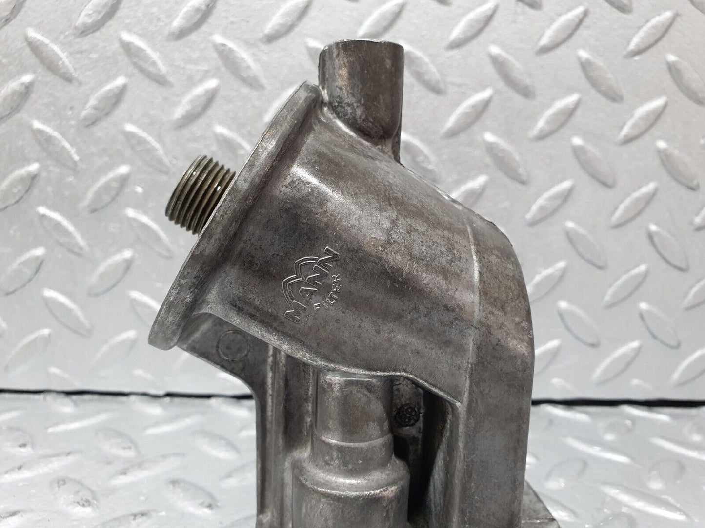 41629 Mercedes-Benz W124 200E Oil Filter Housing 1021800038
