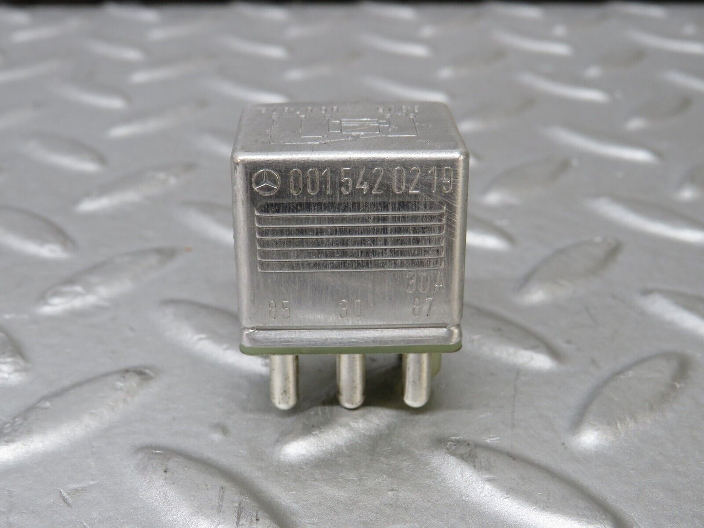 36906 Mercedes-Benz C126 420SEC Coupe Multi Purpose Relay 0015420219