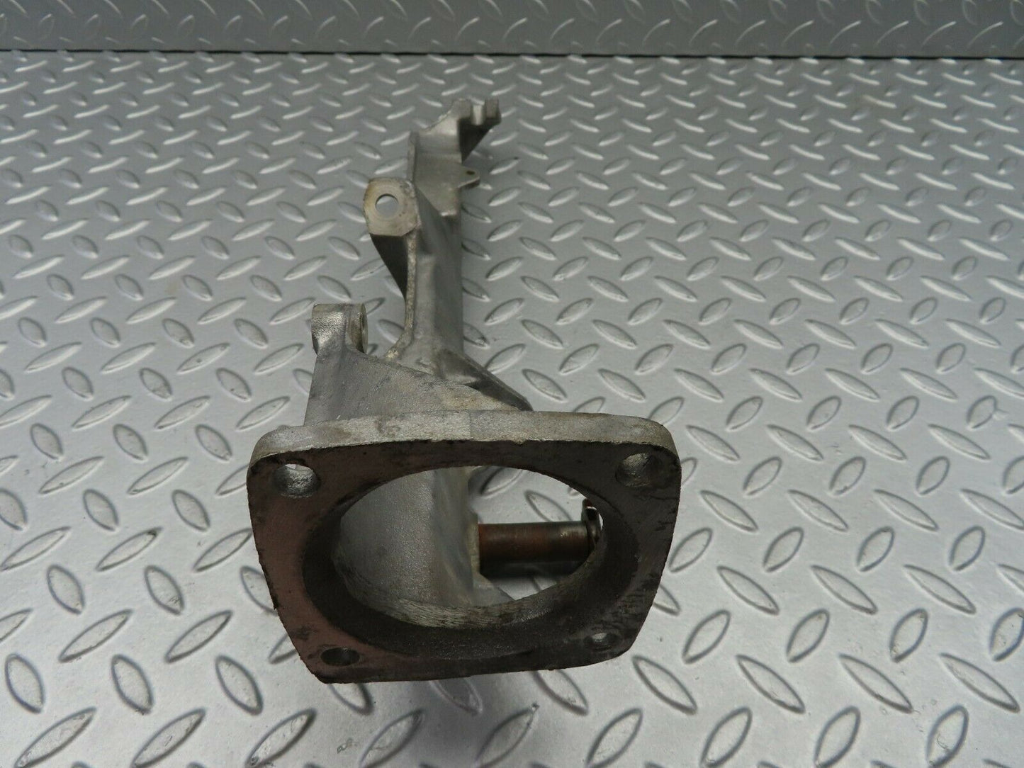 7186 Mercedes-Benz C107 350SLC Coupe Brake Pedal Bracket 1072940901