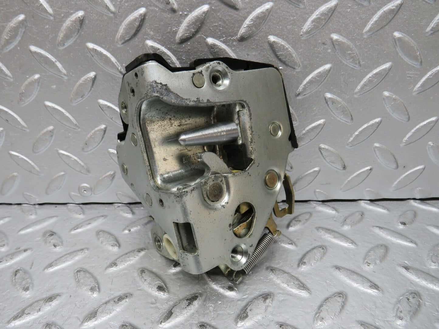 32141 Mercedes-Benz W123 230E Front Right Door Lock Mechanism 1237230208