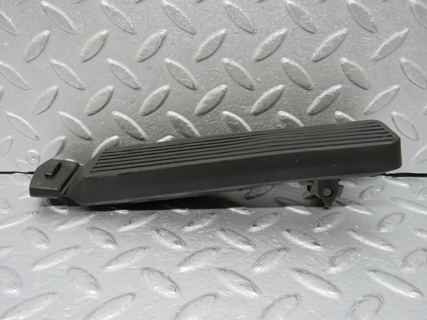 39146 Mercedes-Benz R107 500SL Coupe Accelerator Pedal With Rubber 1233010082