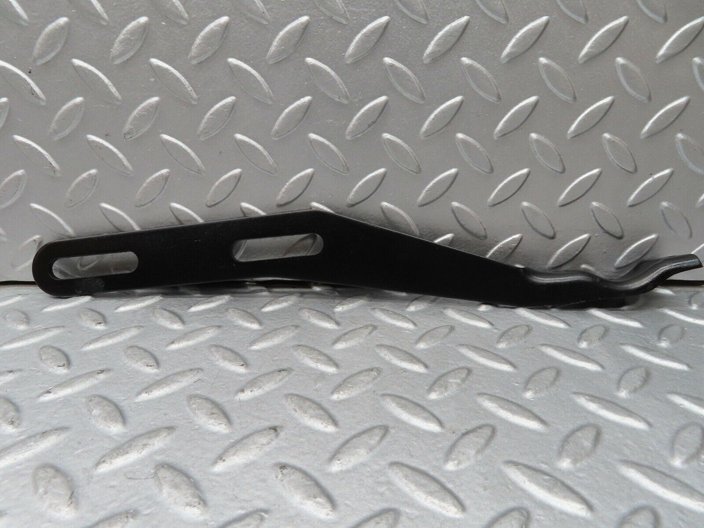 16968 Mercedes-Benz C123 280CE Coupe Exhaust Bracket 1234923141