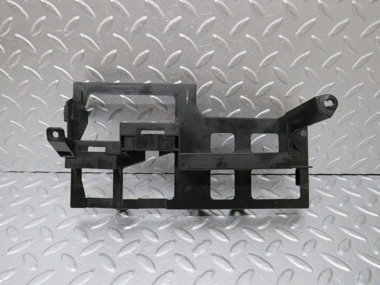 33977 Mercedes-Benz W124 260E ECU And Relay Bracket 1245455240