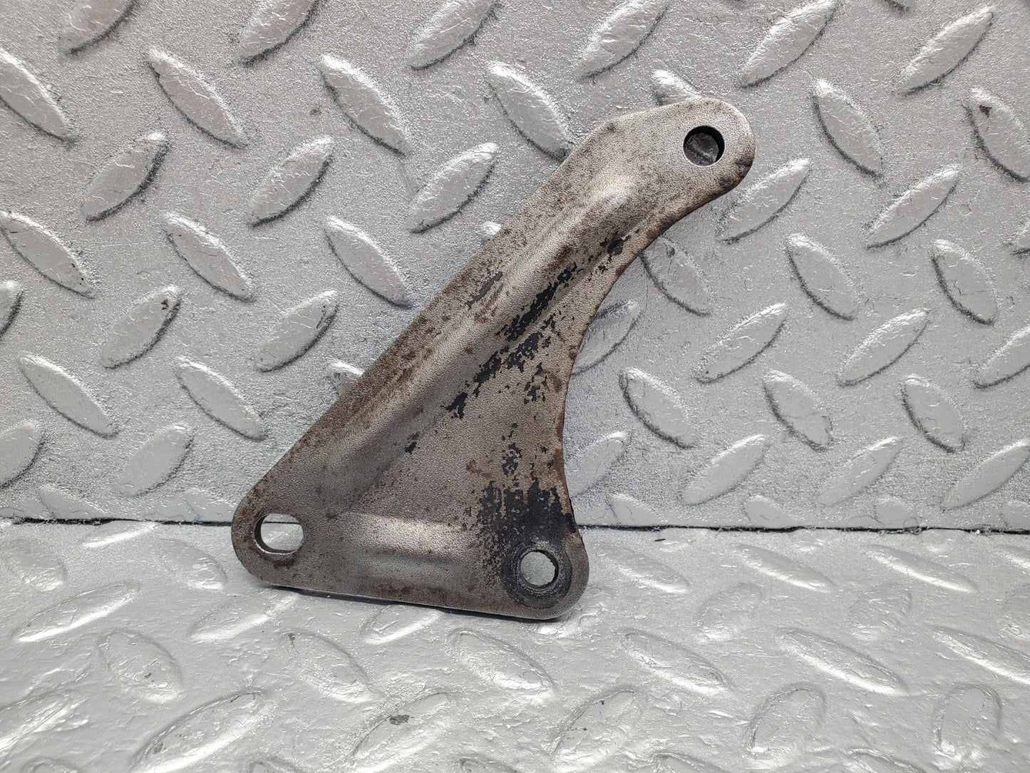 W126 Coupe air condition compressor mount bracket used OEM