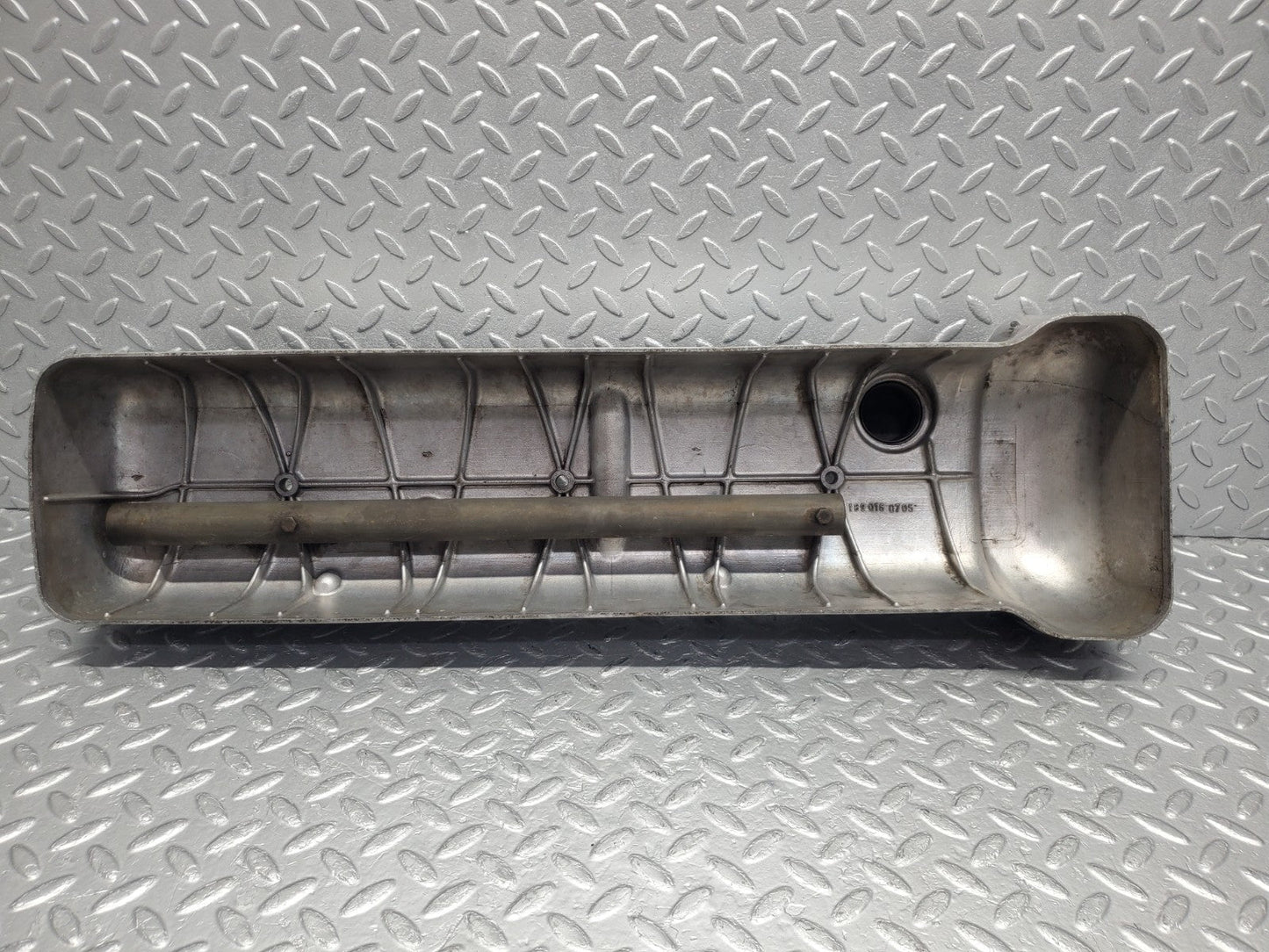 W112 cylinder head cover used OEM