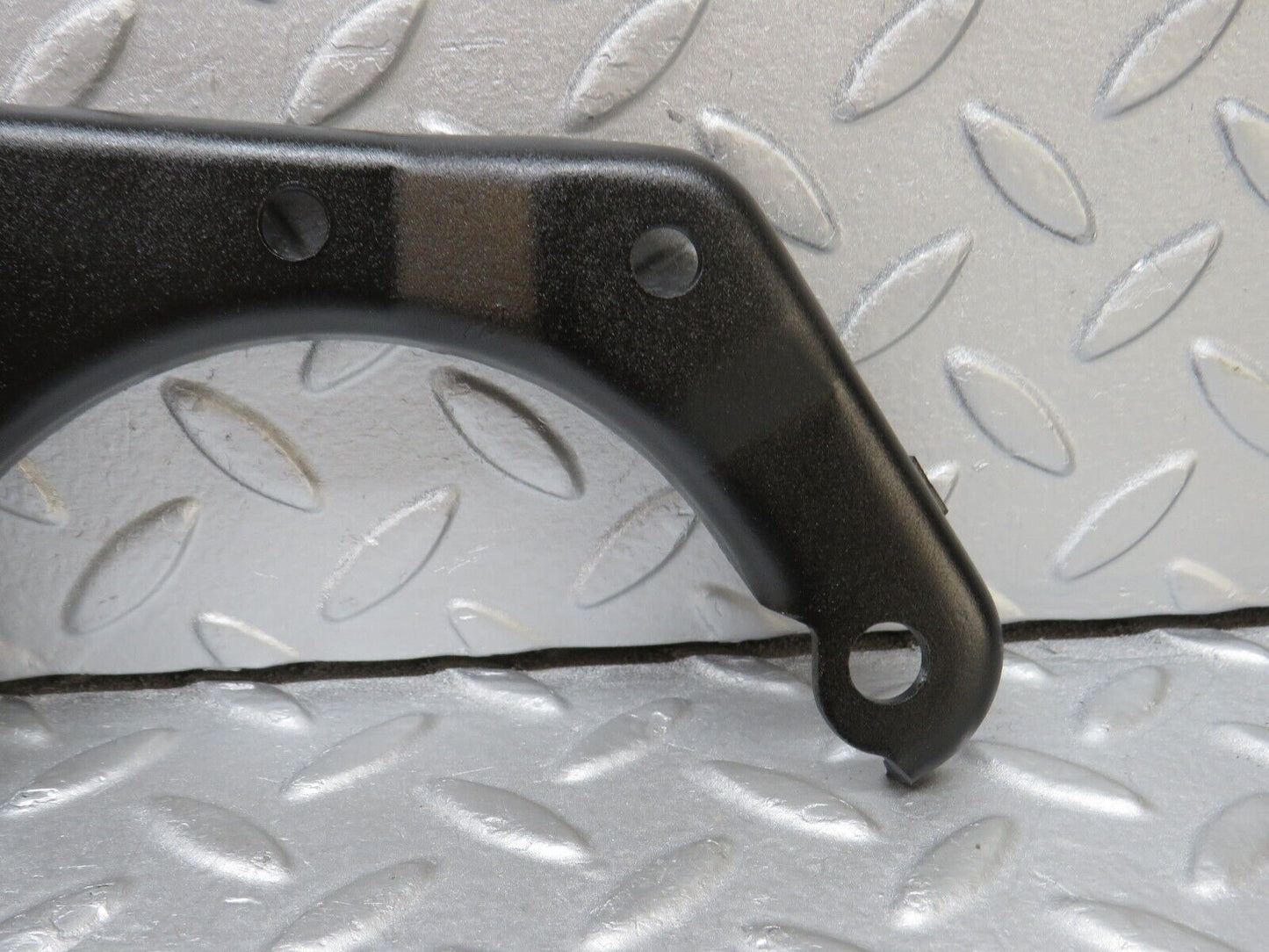 36780 Mercedes-Benz W201 190E 2.0L Power Steering Pump Bracket