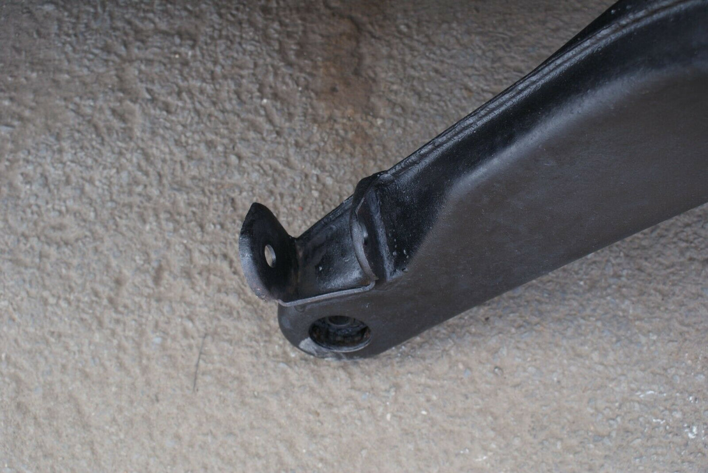 3174 Mercedes-Benz W115 220D Rear Subframe Axle Carrier Suspension