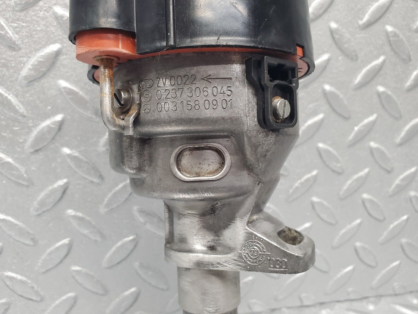 46595 Mercedes-Benz C123 280CE Coupe Ignition Distributor Bosch 0031580901 0237306045