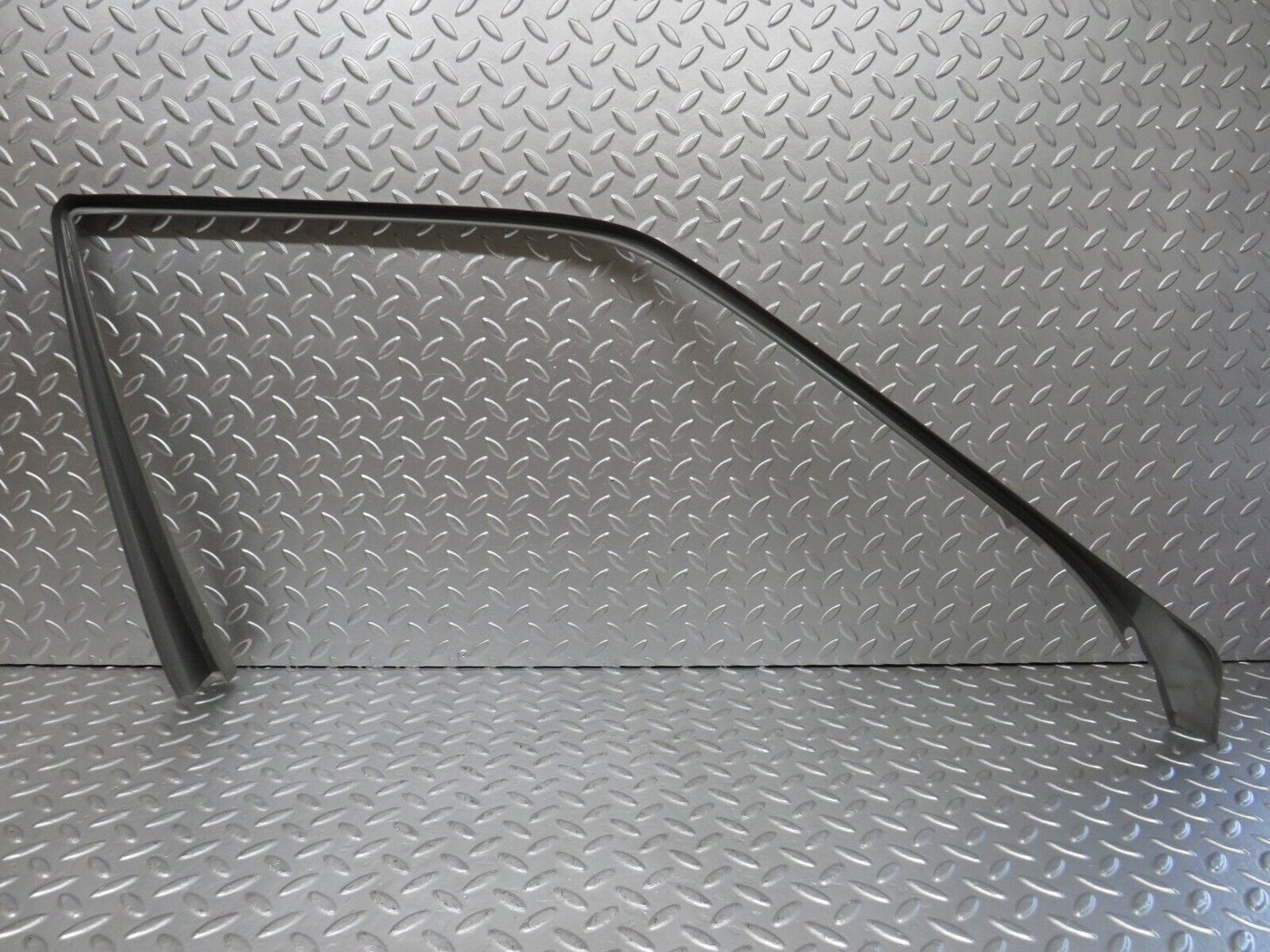 25750 Mercedes-Benz W124 280E F. Right Door Window Frame Trim Cover 1247250271