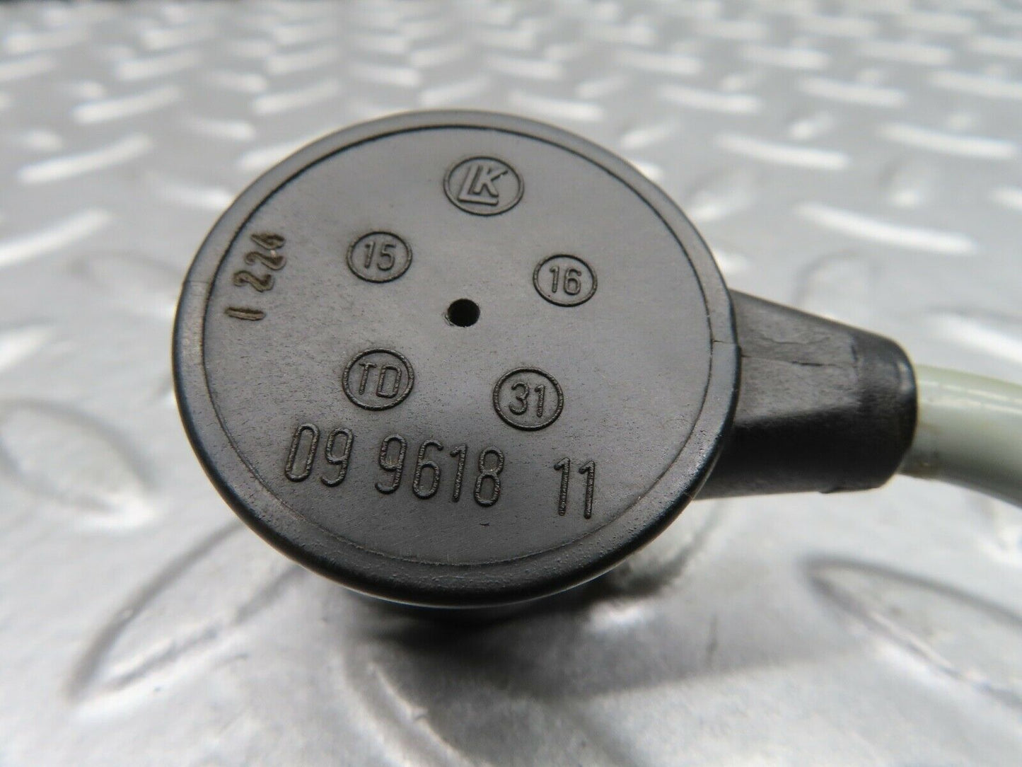 21091 Mercedes-Benz W123 230E Ignition Control Unit Cable 09961811
