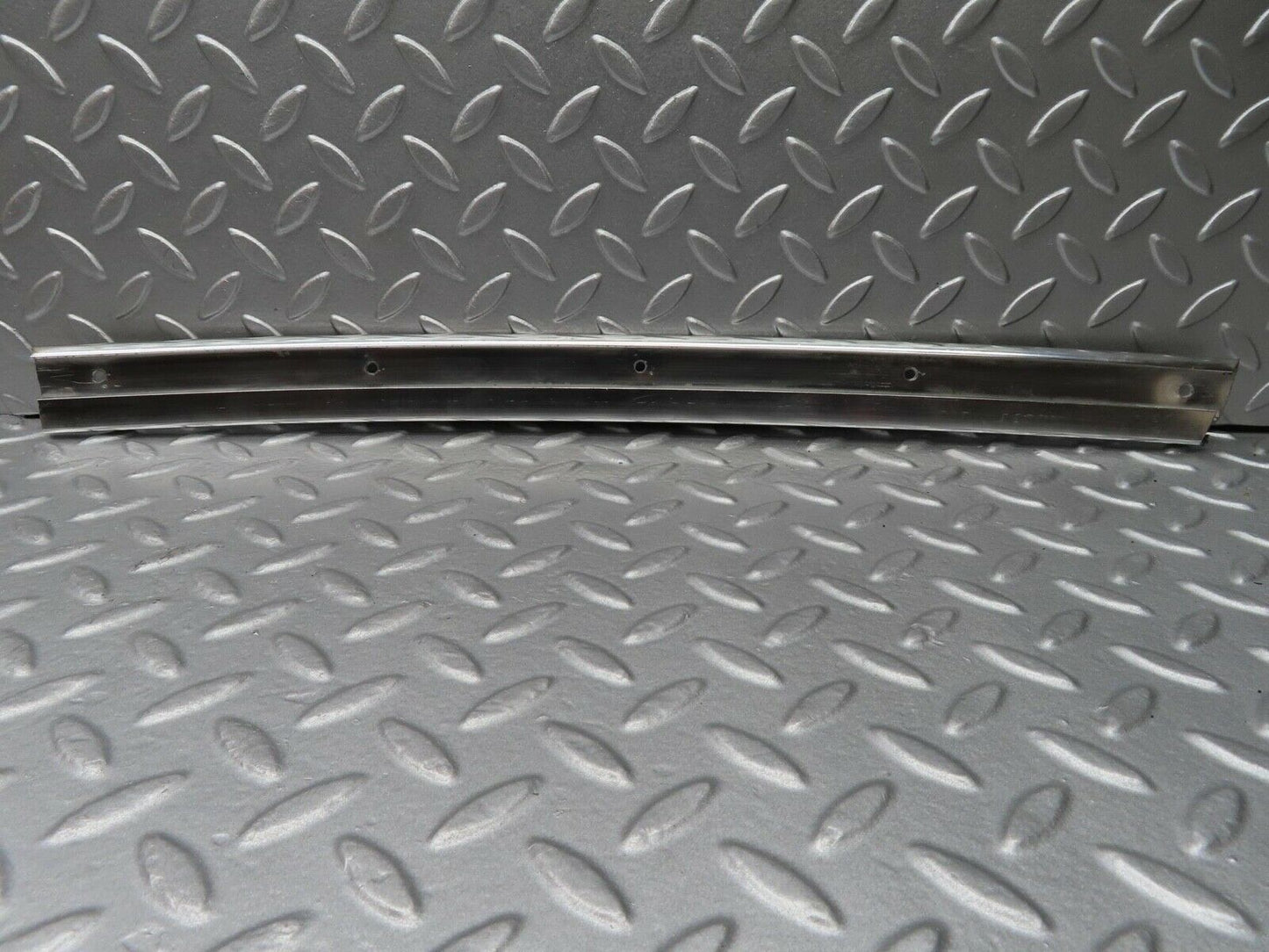 14089 Mercedes-Benz C107 280SLC Roof Chrome Moulding Trim Right Side