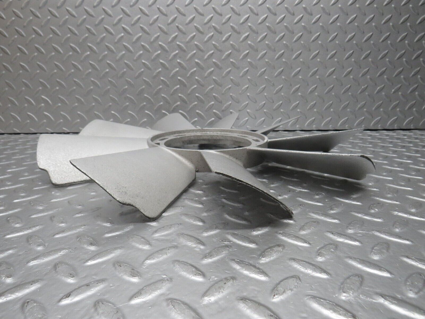 39220 Mercedes-Benz R107 500SL Engine Cooling Fan 1162051906