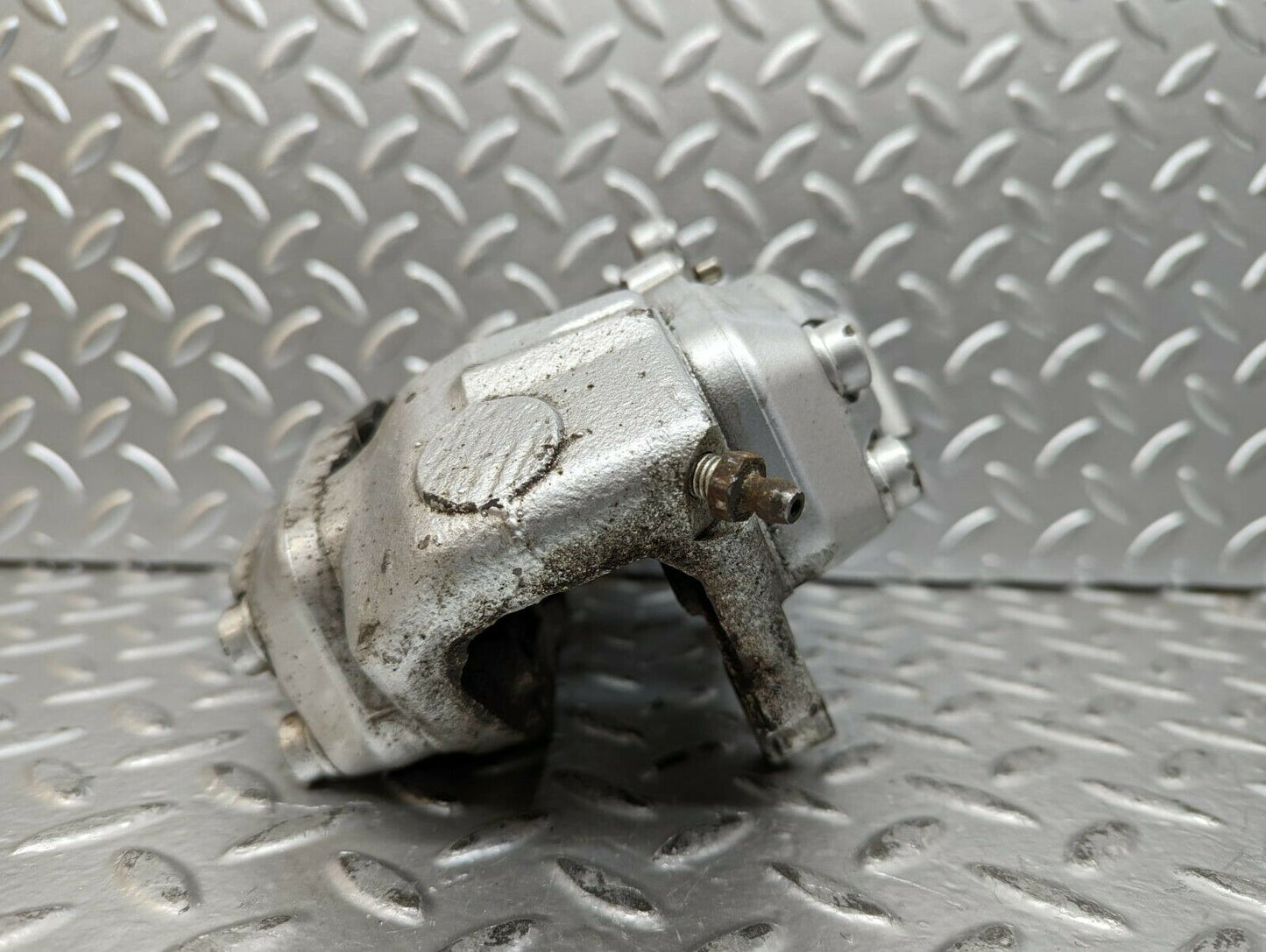 23770 Mercedes-Benz S211 E280 CDI Front Right Brake Caliper 2070470413