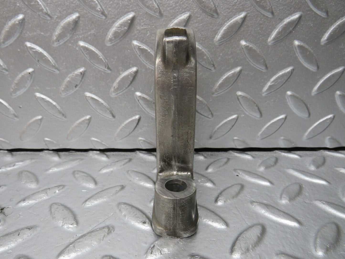 33092 Mercedes-Benz C107 R107 350 V8 Camshaft Tower Bearing 1160512118