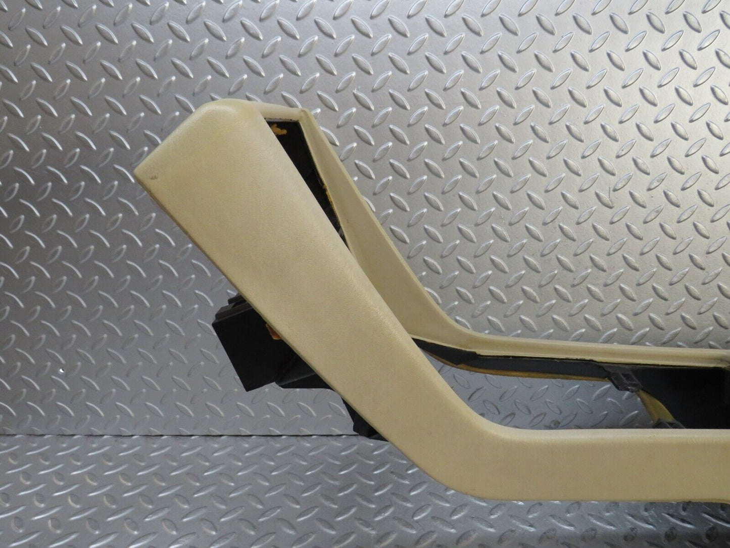 37159 Mercedes-Benz C126 420SEC Coupe Centre Console Beige 1266830325