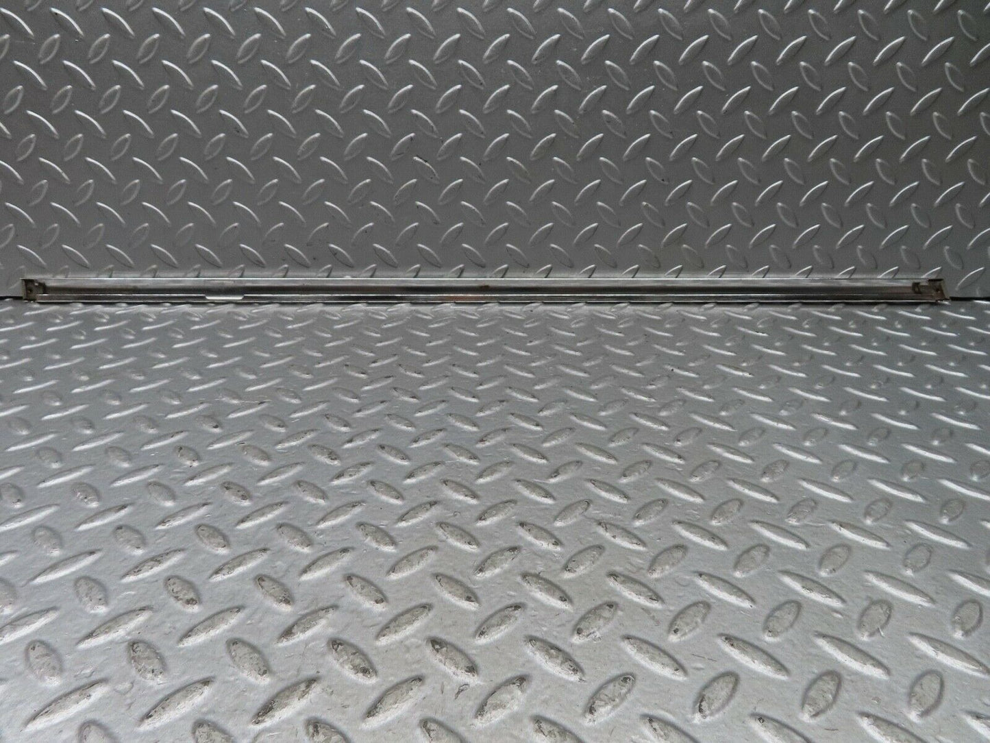 18917 Mercedes-Benz W121 190b Ponton Rear Right Door Upper Chrome Trim