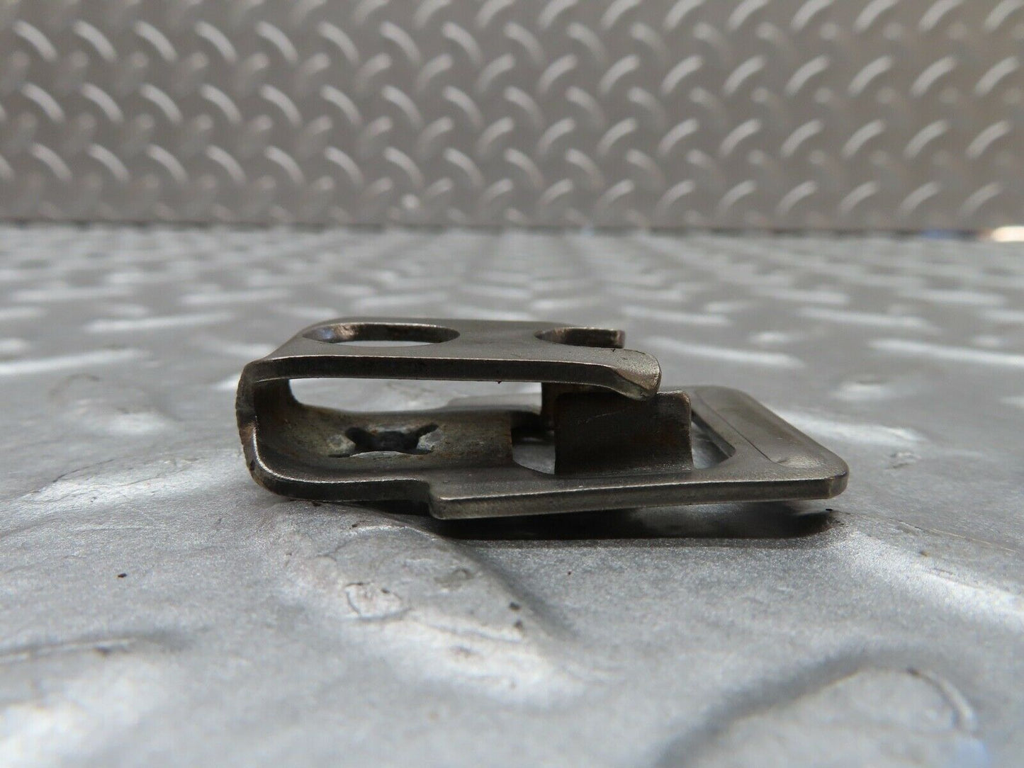 20055 Mercedes-Benz R129 300SL Coupe Fuel Injector Bracket