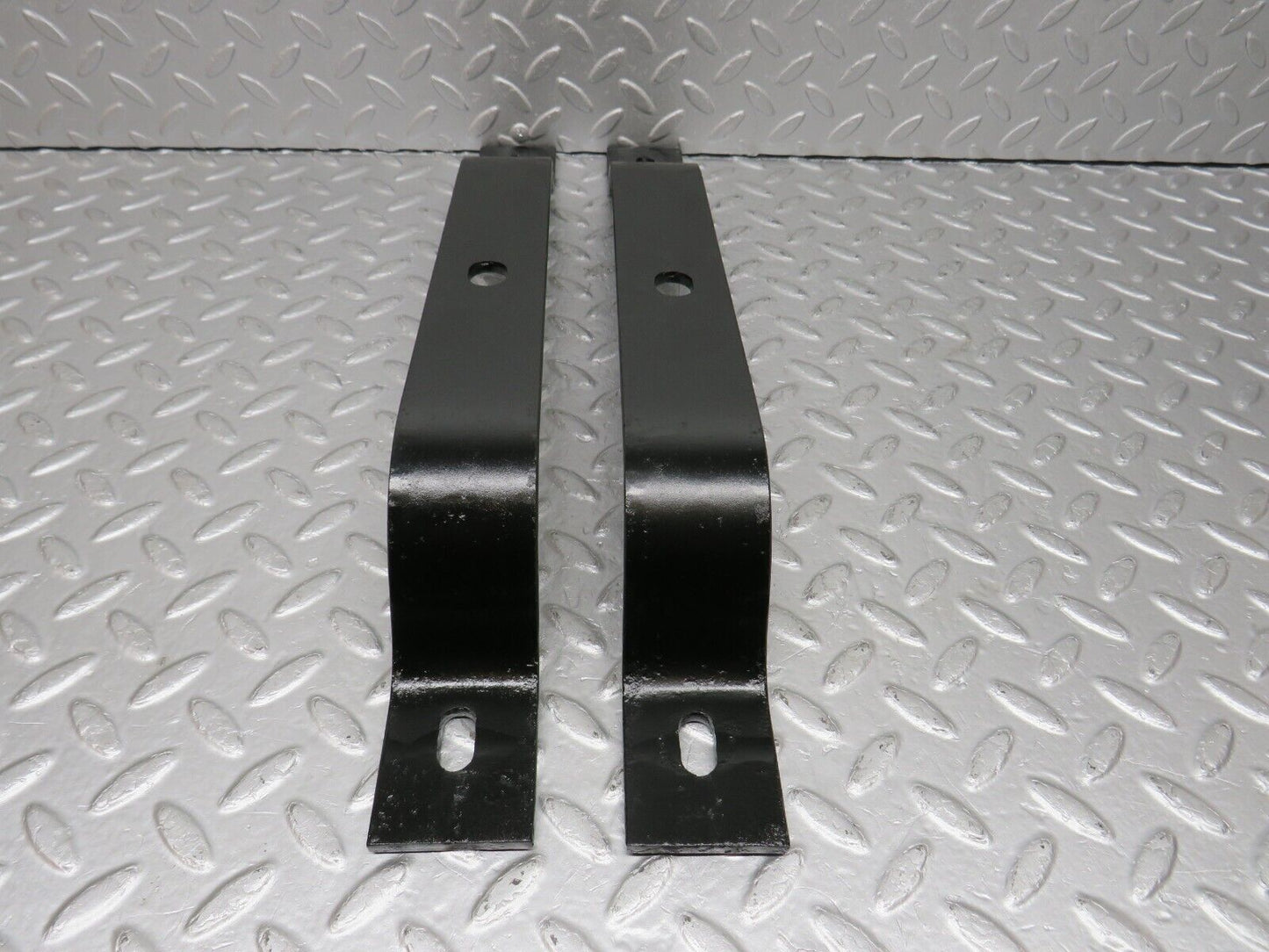 40531 Mercedes-Benz W110 230 Bumper Bracket 2x