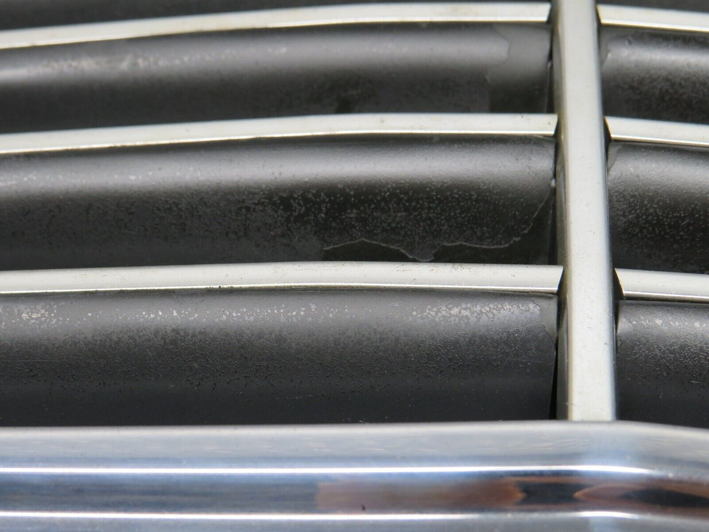 37840 Mercedes-Benz A124 320E Cabriolet Bonnet Grill Chrome 1408880323