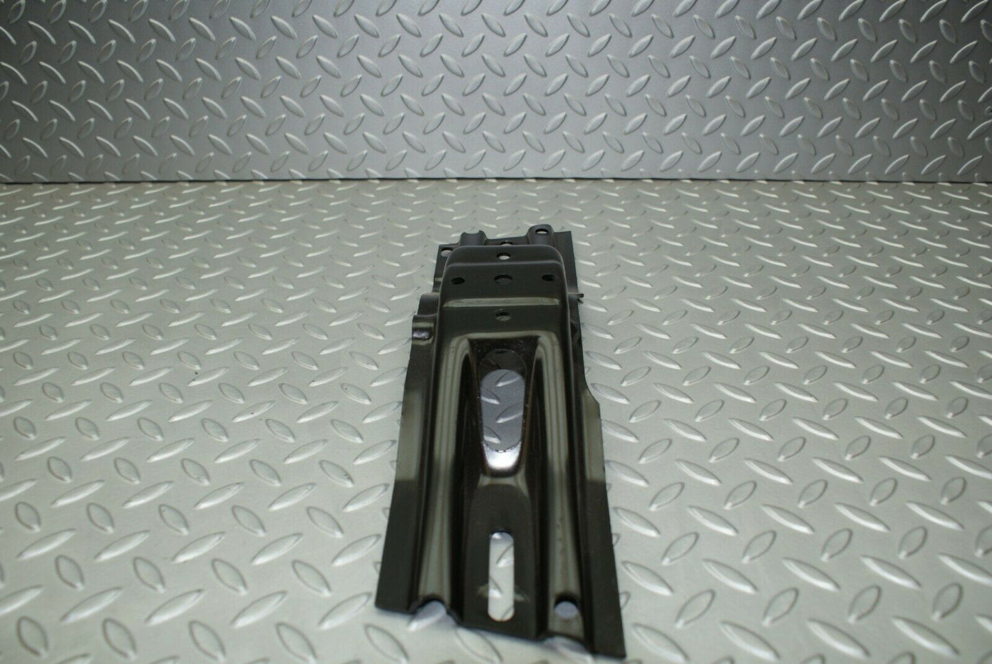 3220 Mercedes-Benz W115 220D Manual Gearbox Bracket Mounting