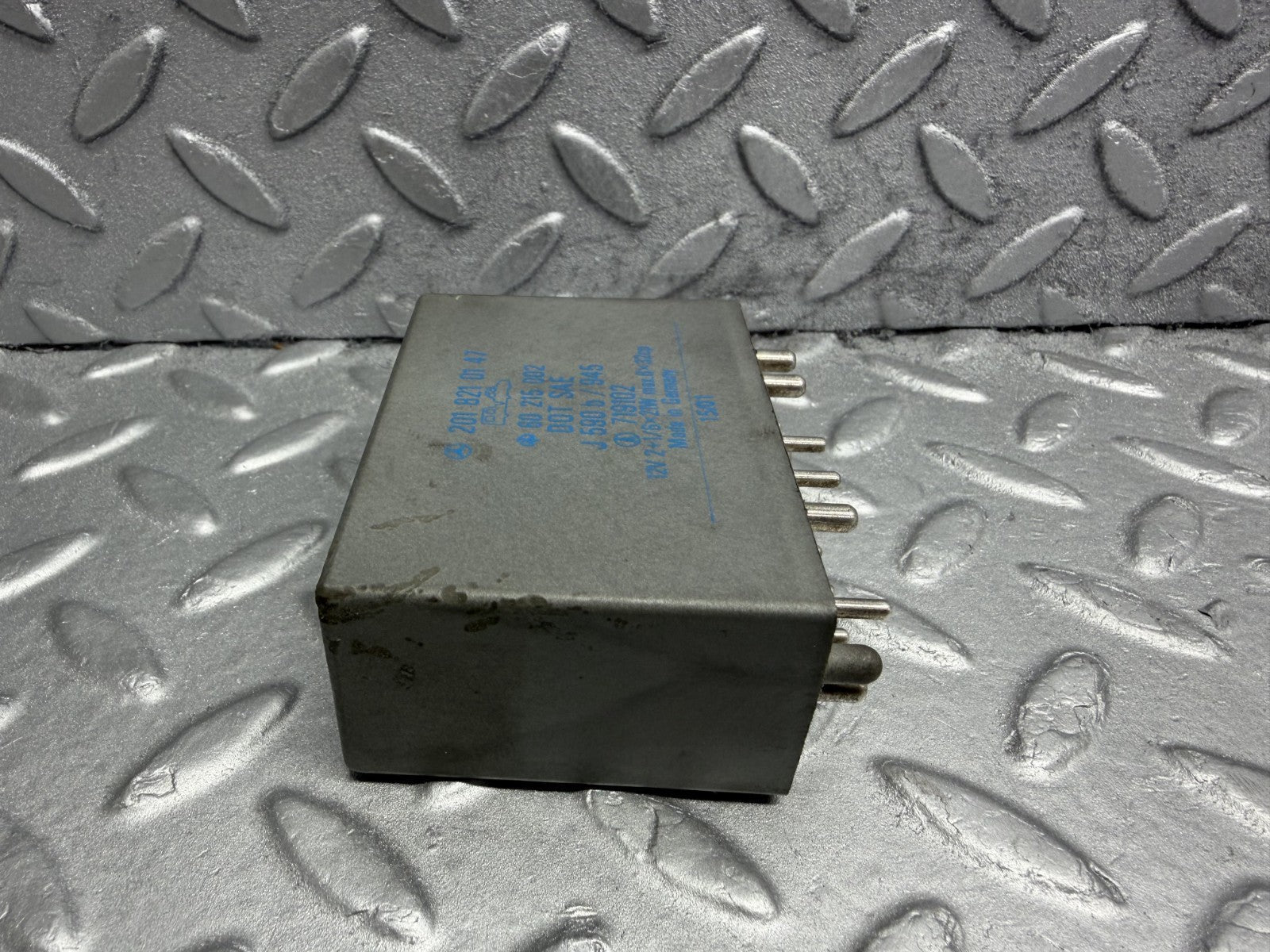 W201 Baby Benz hazard warning light relay used OEM